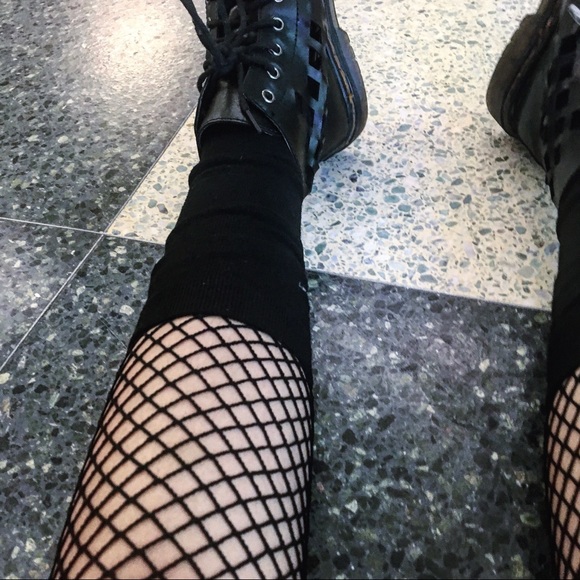 Meet your Posher, Nicole - Picture 1 of 1